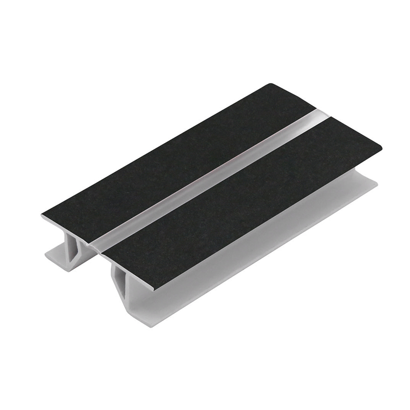 Угол к цоколю 90/135/180 гр. универ 150мм черный